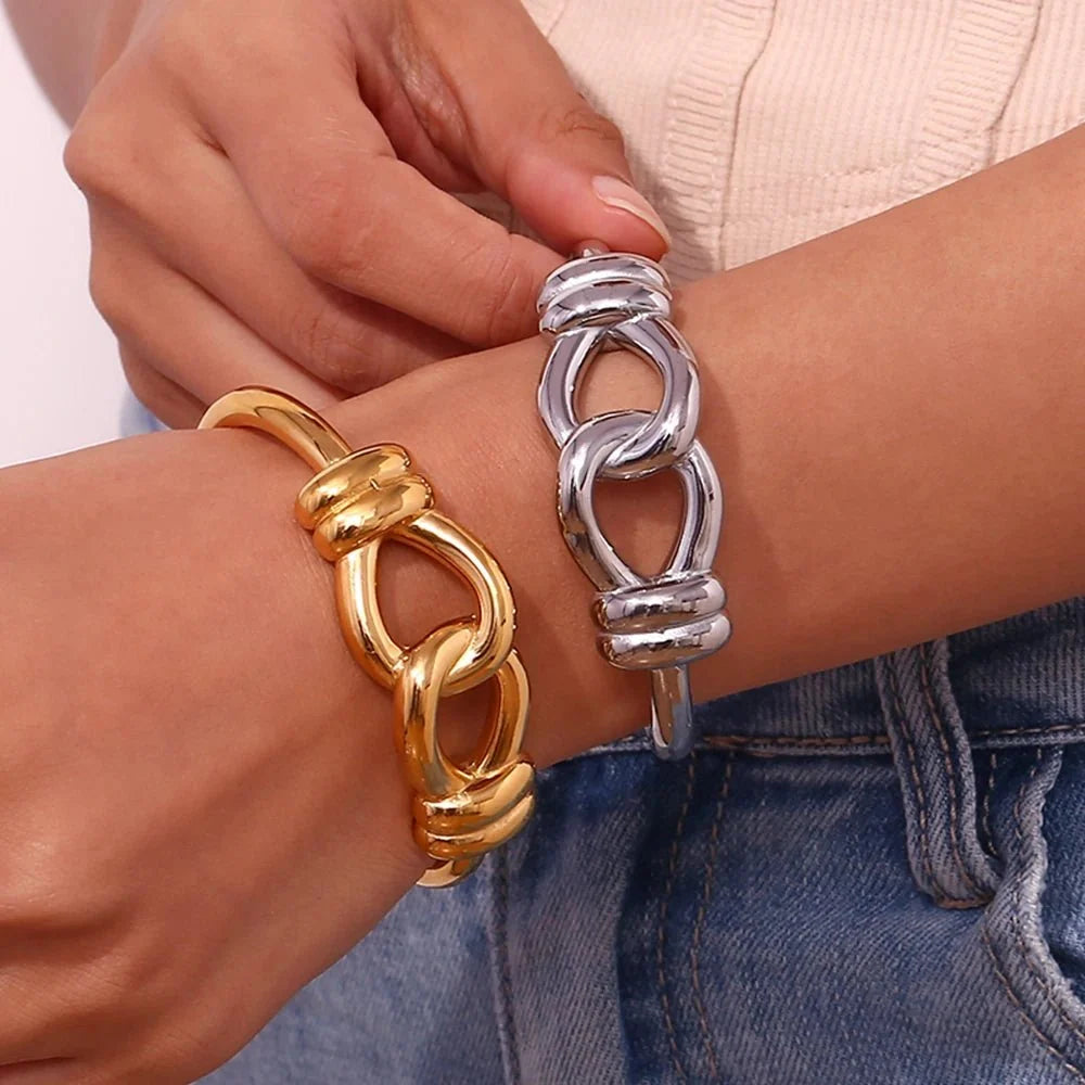 18k Chunky Buckle Open Bangle Bracelet