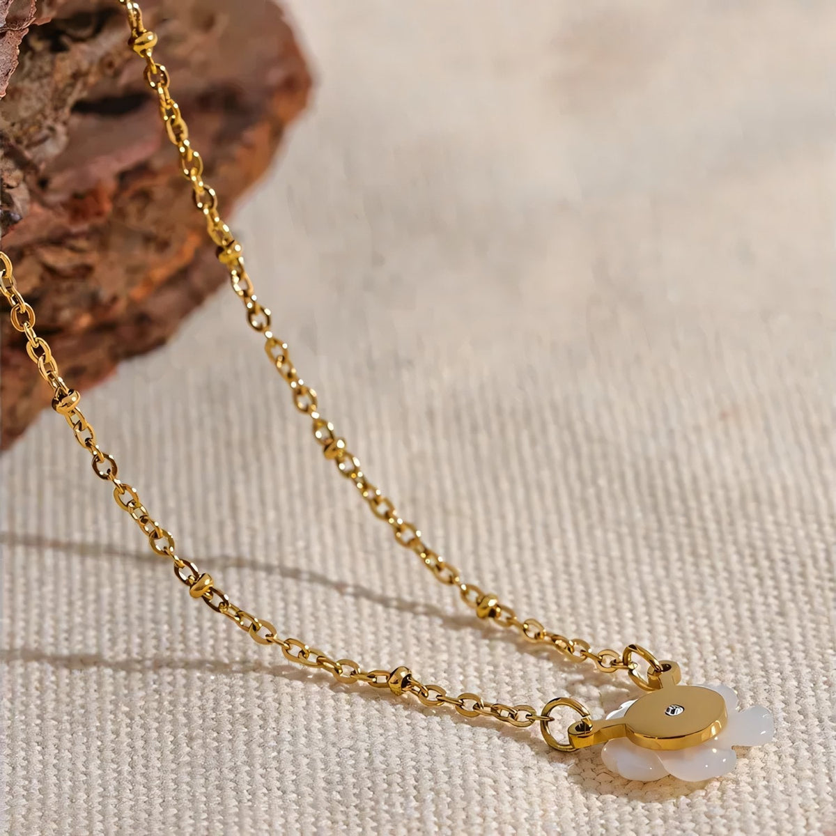 18k Dainty White Floral Necklace