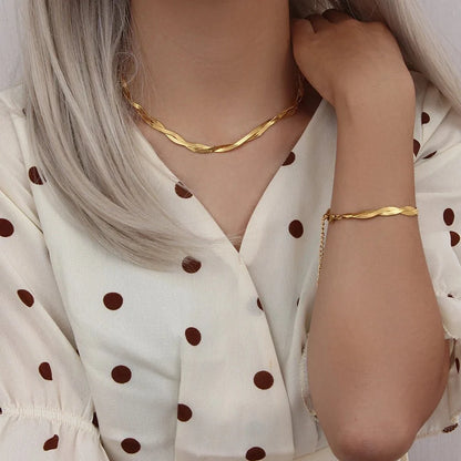 18k Interwoven Herringbone Chain Necklace and Bracelet Set