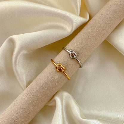Dainty Heart Knot Bond Ring