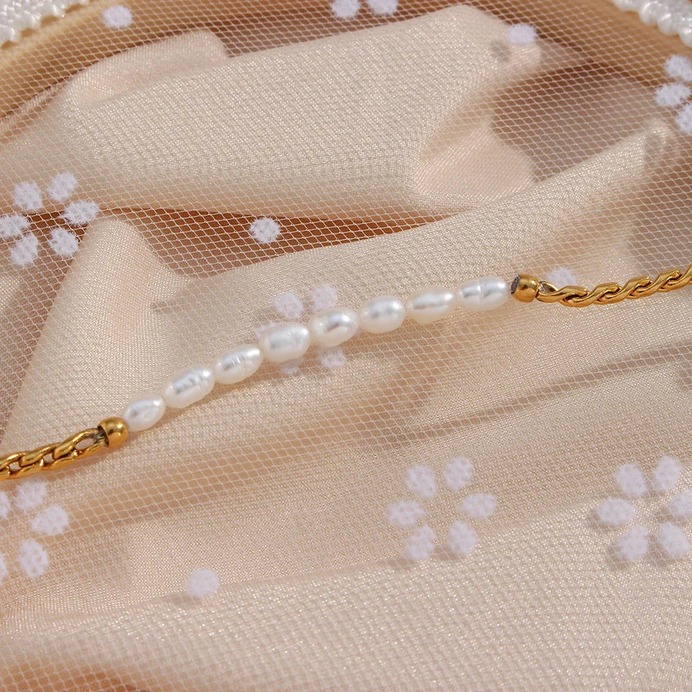 Classic Twist Pearl Circle Lock Bracelet