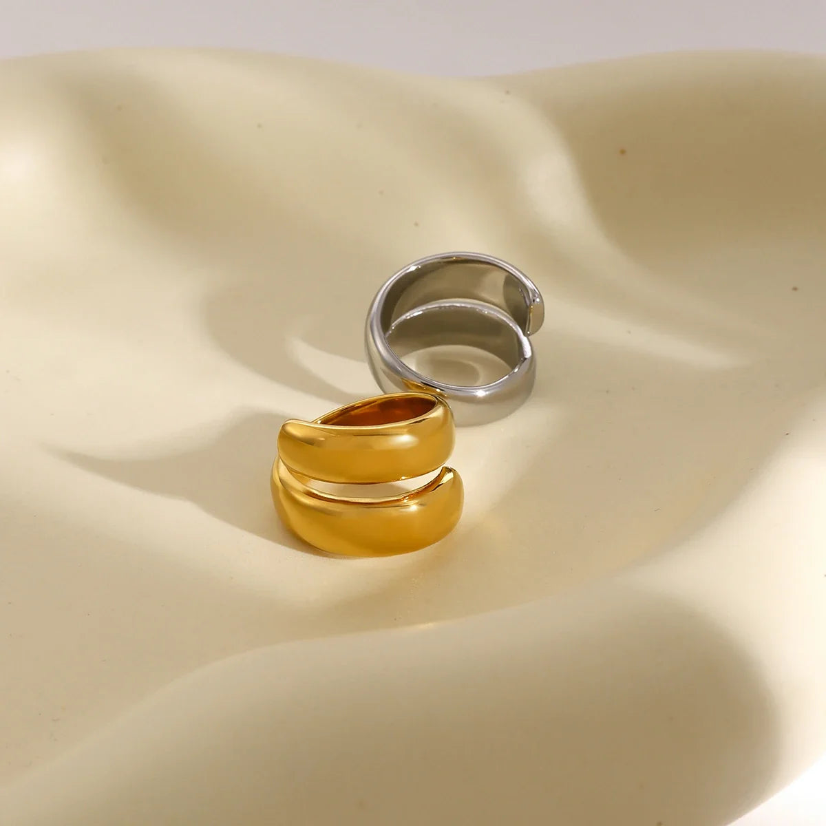 18k Modern Wrap Around Flat Ring