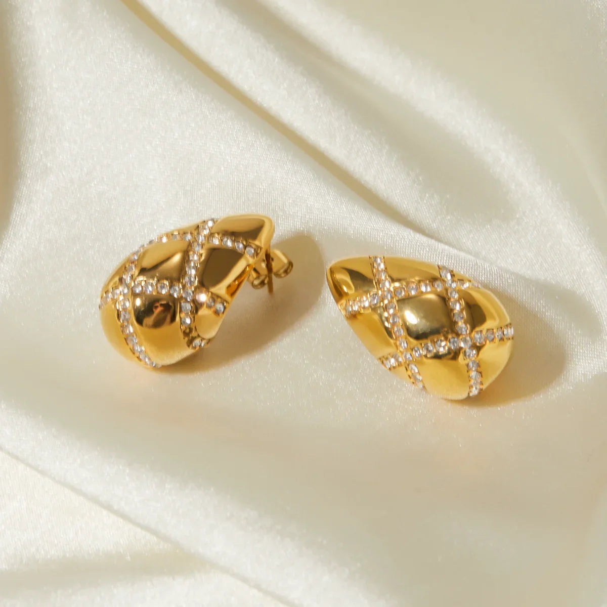 Dainty Gold Diamond Striped Droplet Earrings