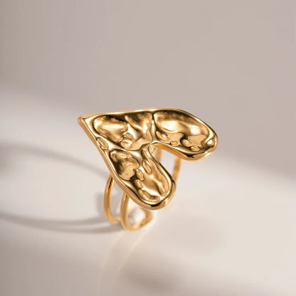 18k Hammered Textured Heart Ring
