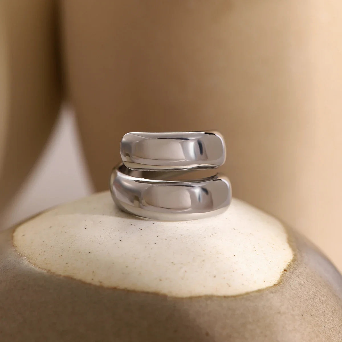 18k Modern Wrap Around Flat Ring