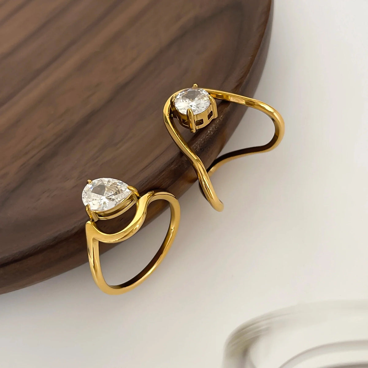 18k Irregular Twist Diamond Ring