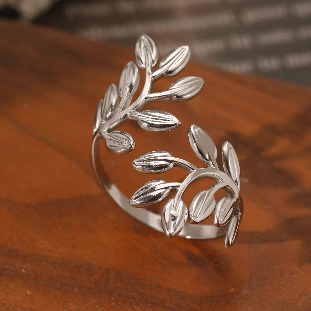 Elegant Floral Wrap Wring