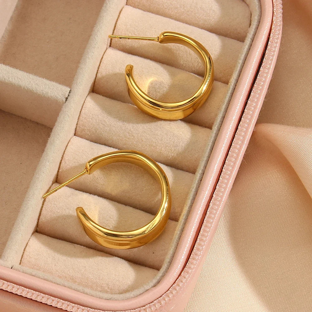 Minimal Textured Crevice Earrings