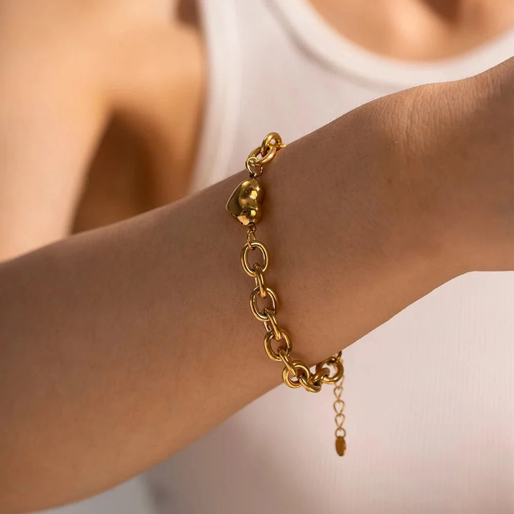 Dainty Gold Chain Link Heart Bracelet