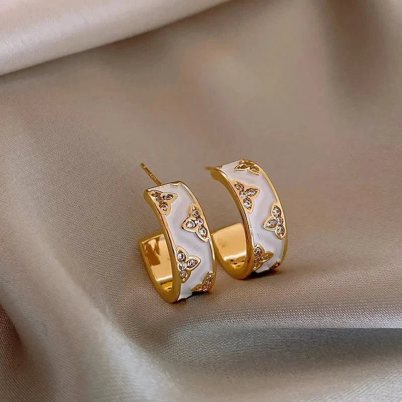 Dainty Round Floral C Shaped Earrings