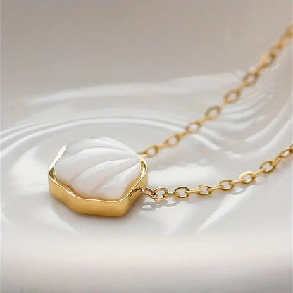 Dainty Tropical Sea Shell Necklace