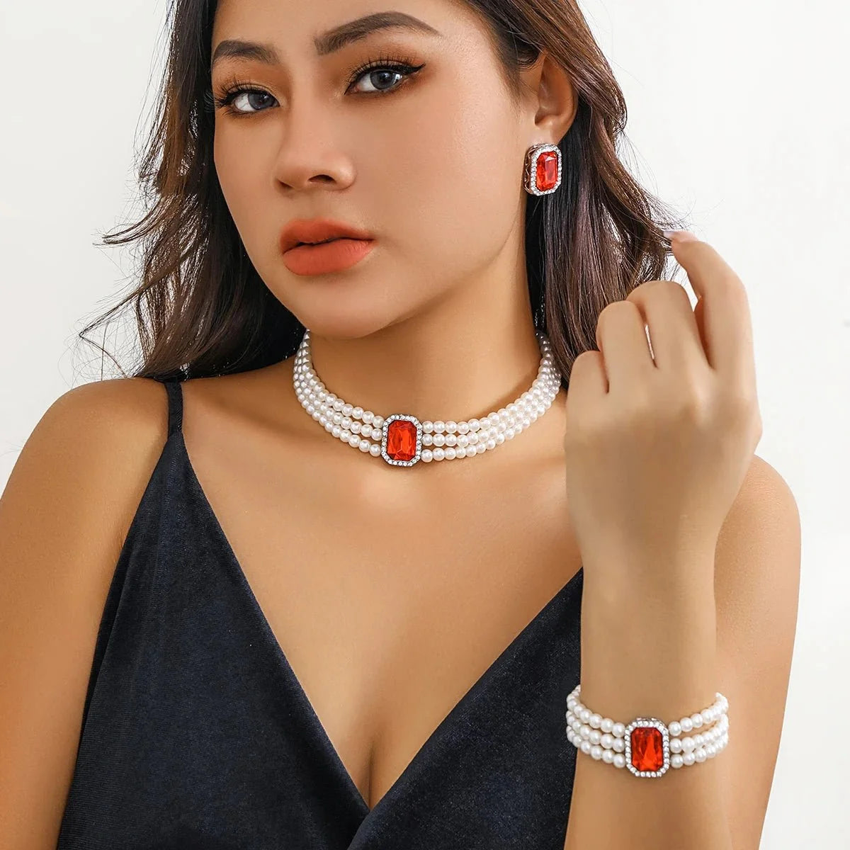 Elegant Pearl Diamond Necklace, Bracelet, and Earring Set