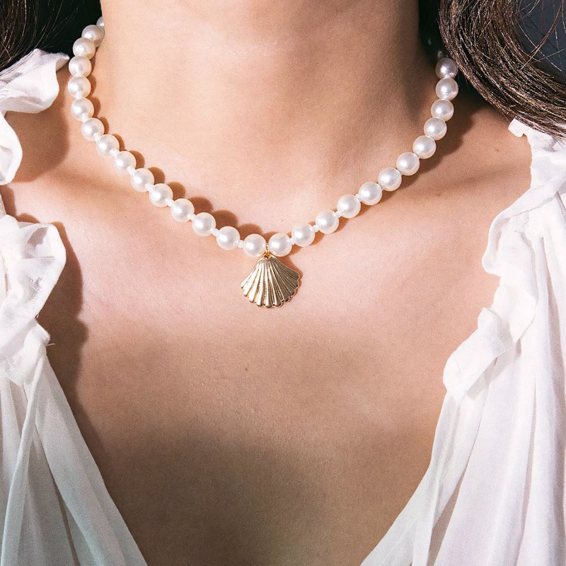 Elegant Sea Shell Pearl Necklace